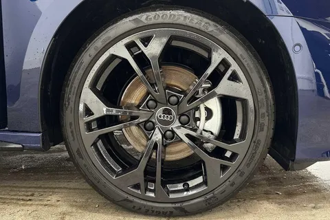 KP74DCO Audi A3 Black Edition 40 TFSI e  204 PS S tronic Thumbnail #5