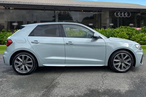 KT74NUB Audi A1 S line 30 TFSI 116 PS S tronic Thumbnail #4