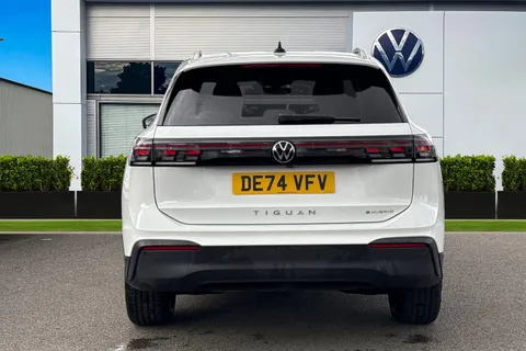 DE74VFV Volkswagen Tiguan 1.5 TSI (204ps) Match eHybrid DSG | Electric Tailgate | Rear View Camera Thumbnail #5