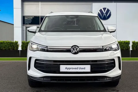 DE74VFV Volkswagen Tiguan 1.5 TSI (204ps) Match eHybrid DSG | Electric Tailgate | Rear View Camera Thumbnail #6