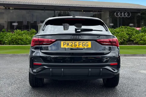 PK25FGG Audi Q3 Black Edition 35 TDI  150 PS S tronic Thumbnail #5