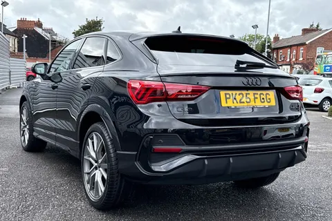 PK25FGG Audi Q3 Black Edition 35 TDI  150 PS S tronic Thumbnail #8