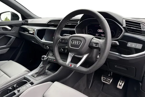 PK25FGG Audi Q3 Black Edition 35 TDI  150 PS S tronic Thumbnail #14