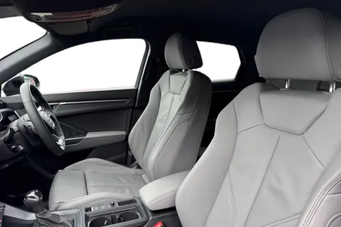 PK25FGG Audi Q3 Black Edition 35 TDI  150 PS S tronic Thumbnail #16