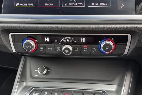 PK25FGG Audi Q3 Black Edition 35 TDI  150 PS S tronic Thumbnail #22