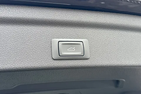 PK25FGG Audi Q3 Black Edition 35 TDI  150 PS S tronic Thumbnail #25