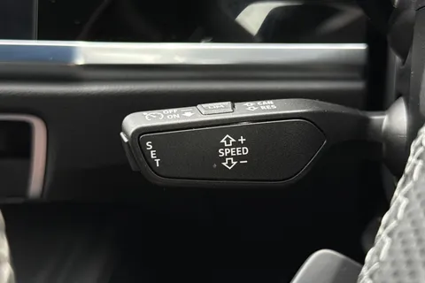 PK25FGG Audi Q3 Black Edition 35 TDI  150 PS S tronic Thumbnail #32