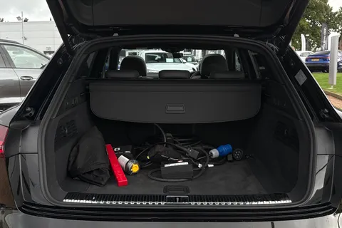 KY24TDO Audi Q8 e-tron S line 55 e-tron quattro 300,00 kW Thumbnail #7