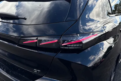 KM73CBX PEUGEOT 308 1.5 BlueHDi GT EAT Euro 6 (s/s) 5dr Thumbnail #8