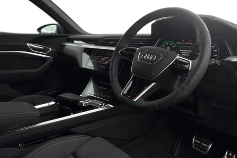 KY24TGE Audi Q8 e-tron S line 55 e-tron quattro 300,00 kW Thumbnail #8