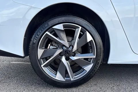 KS74GXN PEUGEOT 308 SW 1.2 PureTech Allure EAT Euro 6 (s/s) 5dr Thumbnail #11