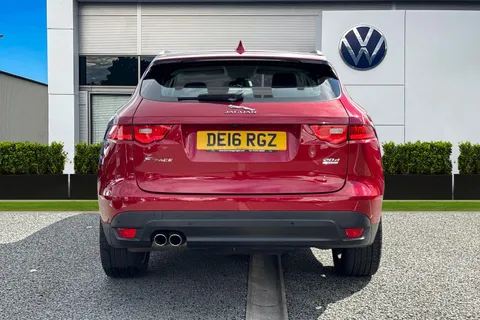 DE16RGZ Jaguar F-Pace 2.0 D180 Prestige Auto AWD Euro 6 (s/s) 5dr Thumbnail #5