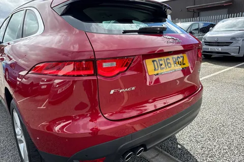 DE16RGZ Jaguar F-Pace 2.0 D180 Prestige Auto AWD Euro 6 (s/s) 5dr Thumbnail #8