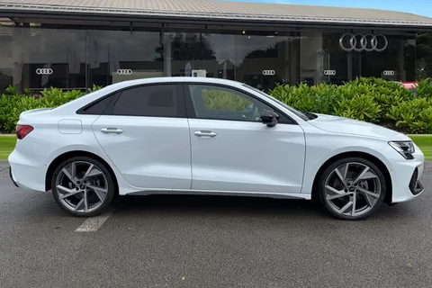 KY74CKE Audi A3 Black Edition 35 TFSI 150 PS S tronic Thumbnail #4