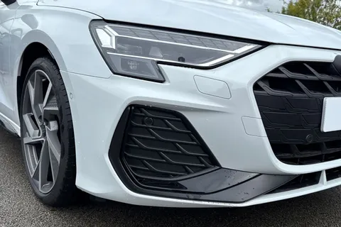 KY74CKE Audi A3 Black Edition 35 TFSI 150 PS S tronic Thumbnail #9