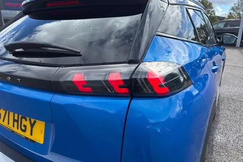 DG71HGY PEUGEOT 2008 1.2 PureTech GT Euro 6 (s/s) 5dr Thumbnail #8