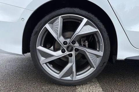 KY74CKE Audi A3 Black Edition 35 TFSI 150 PS S tronic Thumbnail #11