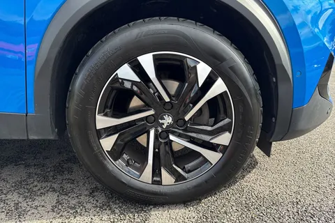 DG71HGY PEUGEOT 2008 1.2 PureTech GT Euro 6 (s/s) 5dr Thumbnail #10