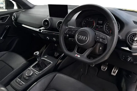 PK70LHE Audi Q2 Black Edition 30 TFSI 116 PS 6-speed Thumbnail #8