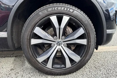LD64LGU Volkswagen Touareg 3.0 V6 TDI BlueMotion Tech 262 R-Line 5dr Tip Auto Thumbnail #10