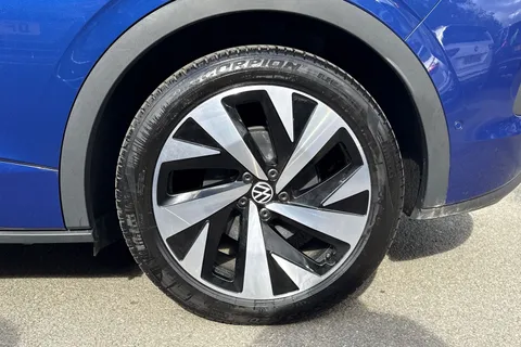 DA25BSO Volkswagen ID.5 128kW Max Pro 77kWh 5dr Auto | Heat Pump | Area View Camera | DCC | Sports Thumbnail #13