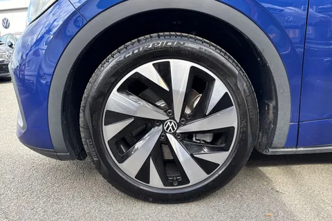 DA25BSO Volkswagen ID.5 128kW Max Pro 77kWh 5dr Auto | Heat Pump | Area View Camera | DCC | Sports Thumbnail #14