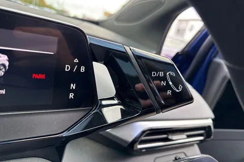 DA25BSO Volkswagen ID.5 128kW Max Pro 77kWh 5dr Auto | Heat Pump | Area View Camera | DCC | Sports Thumbnail #24