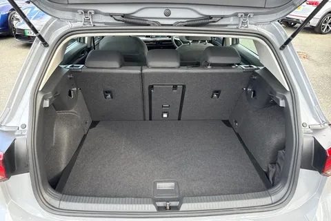 DC25NJX Volkswagen Golf 1.5 eTSI 150 Style 5dr DSG | Heated Seats | Heated Steering Wheel Thumbnail #7