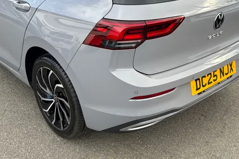 DC25NJX Volkswagen Golf 1.5 eTSI 150 Style 5dr DSG | Heated Seats | Heated Steering Wheel Thumbnail #8