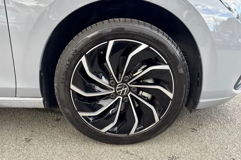 DC25NJX Volkswagen Golf 1.5 eTSI 150 Style 5dr DSG | Heated Seats | Heated Steering Wheel Thumbnail #10