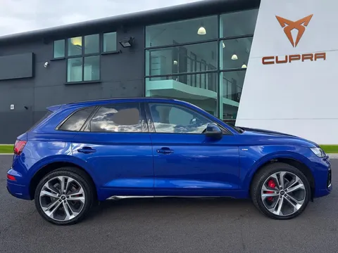 MW22KGN Audi Q5 2.0 TFSI 45 Edition 1 S Tronic quattro Euro 6 (s/s) 5dr Thumbnail #4