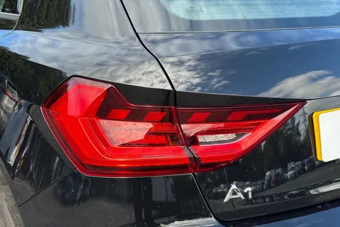 PF72NUY Audi A1 S line 35 TFSI 150 PS S tronic Thumbnail #8