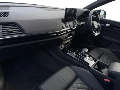 MW22KGN Audi Q5 2.0 TFSI 45 Edition 1 S Tronic quattro Euro 6 (s/s) 5dr Thumbnail #9