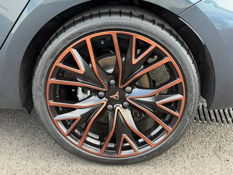 KW25OKU CUPRA Leon 1.5 eTSI 150 V3 5dr DSG ** DELIVERY MILEAGE** Thumbnail #7