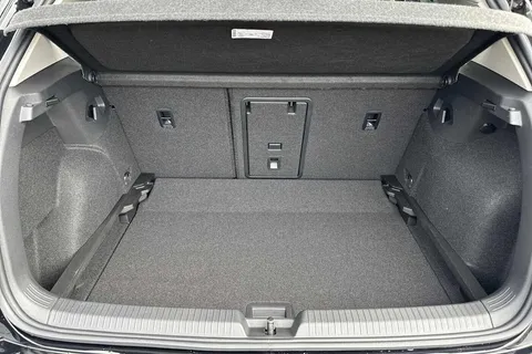 CY23OFC Volkswagen Golf 1.5 eTSI 130PS Style EVO DSG ⭐Dallas alloys, Tinted glass⭐ Thumbnail #10