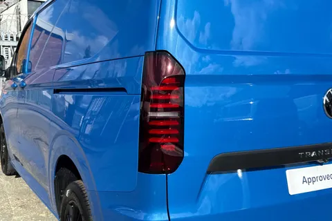 PN75NDE Volkswagen Transporter T32 Panel Van Commerce Pro SWB 170 PS 2.0 TDI 8sp Automatic Thumbnail #8
