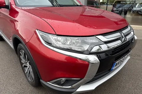 WR68OSZ Mitsubishi Outlander 2.2 DI-D Juro 4WD Euro 6 (s/s) 5dr Thumbnail #9