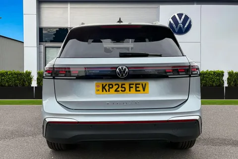 KP25FEV Volkswagen Tiguan 2.0 TDI Elegance 5dr DSG ⭐Infotainment package, Sunroof⭐ Thumbnail #5