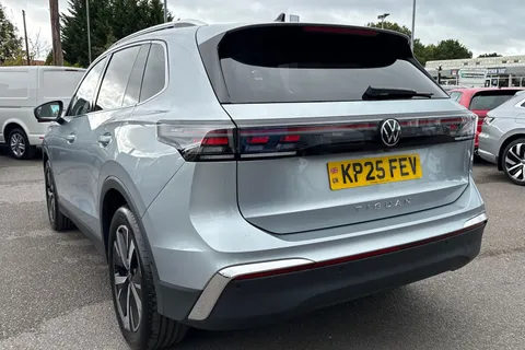 KP25FEV Volkswagen Tiguan 2.0 TDI Elegance 5dr DSG ⭐Infotainment package, Sunroof⭐ Thumbnail #8