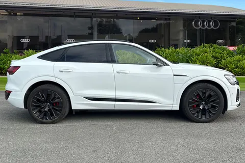 GK23CFZ Audi Q8 e-tron Sportback Launch Edition 55 e-tron quattro 300,00 kW Thumbnail #4