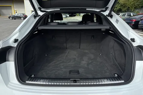 GK23CFZ Audi Q8 e-tron Sportback Launch Edition 55 e-tron quattro 300,00 kW Thumbnail #7