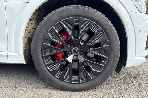 GK23CFZ Audi Q8 e-tron Sportback Launch Edition 55 e-tron quattro 300,00 kW Thumbnail #10