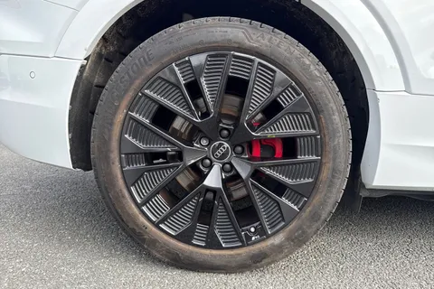 GK23CFZ Audi Q8 e-tron Sportback Launch Edition 55 e-tron quattro 300,00 kW Thumbnail #11