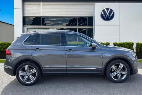 HN67KVY Volkswagen Tiguan 1.4 TSi 150 SEL 5dr DSG | Heated Seats | Rear Camera | Sunroof | Leather Thumbnail #4