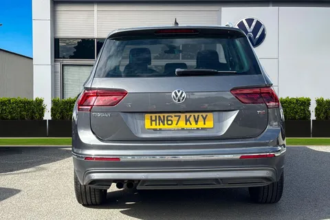 HN67KVY Volkswagen Tiguan 1.4 TSi 150 SEL 5dr DSG | Heated Seats | Rear Camera | Sunroof | Leather Thumbnail #5