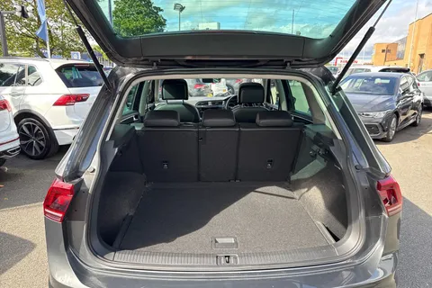 HN67KVY Volkswagen Tiguan 1.4 TSi 150 SEL 5dr DSG | Heated Seats | Rear Camera | Sunroof | Leather Thumbnail #7