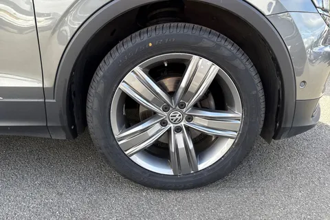 HN67KVY Volkswagen Tiguan 1.4 TSi 150 SEL 5dr DSG | Heated Seats | Rear Camera | Sunroof | Leather Thumbnail #10