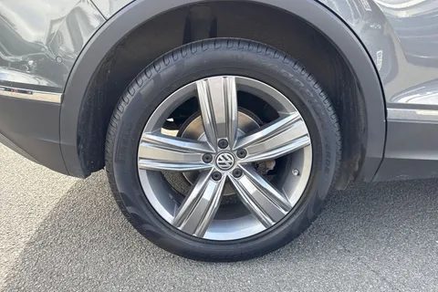 HN67KVY Volkswagen Tiguan 1.4 TSi 150 SEL 5dr DSG | Heated Seats | Rear Camera | Sunroof | Leather Thumbnail #11