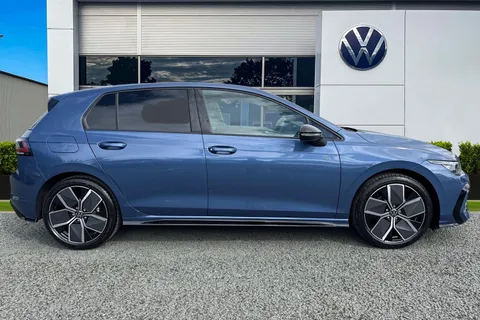 Volkswagen Golf 1.5 TSI Black Edition Euro 6 (s/s) 5dr Thumbnail #4