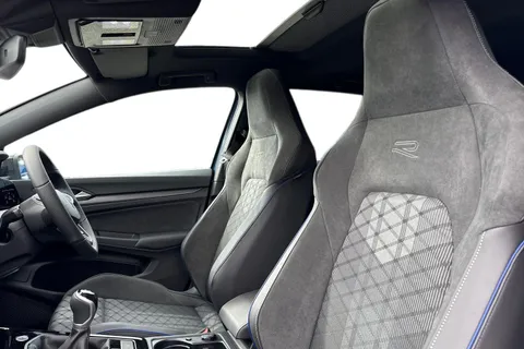 Volkswagen Golf 1.5 TSI Black Edition Euro 6 (s/s) 5dr Thumbnail #16